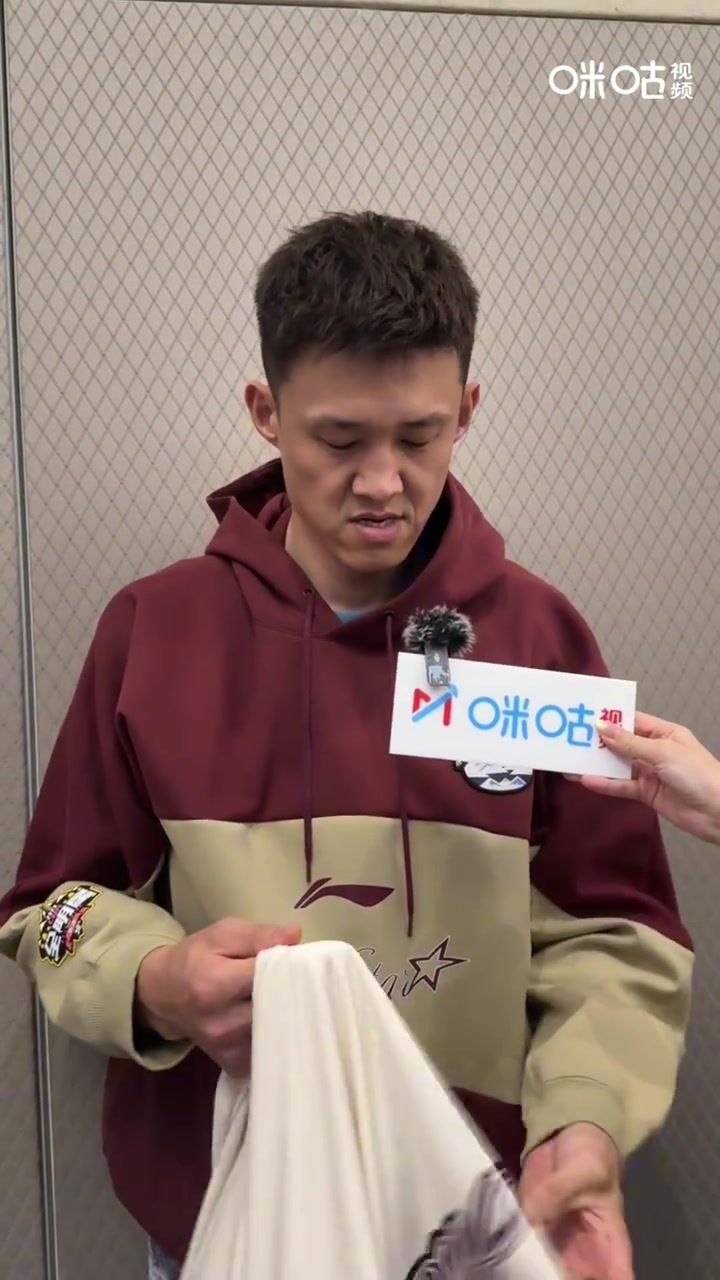 ?心中的赵睿是怎样的？周鹏：开心果、有能量、比较黑